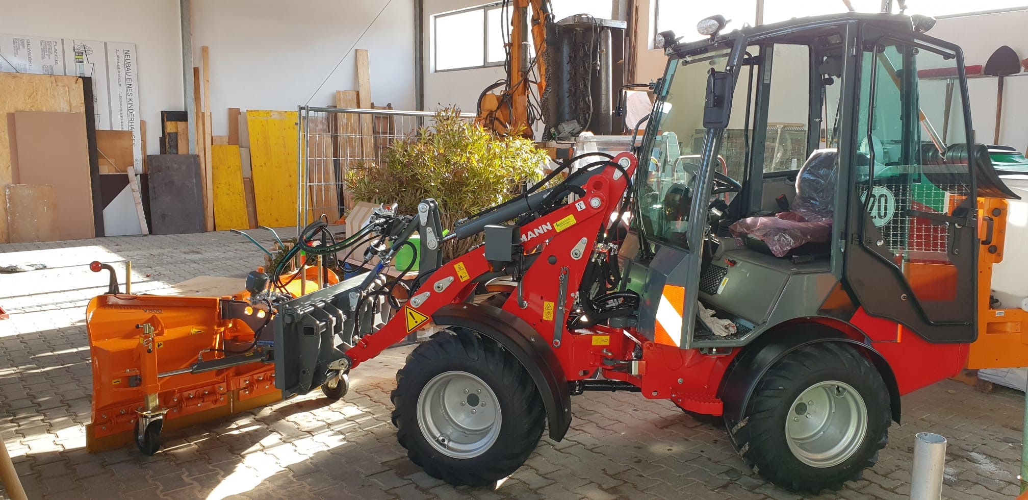 Grossansicht in neuem Fenster: Bauhofgerät Jesenwang