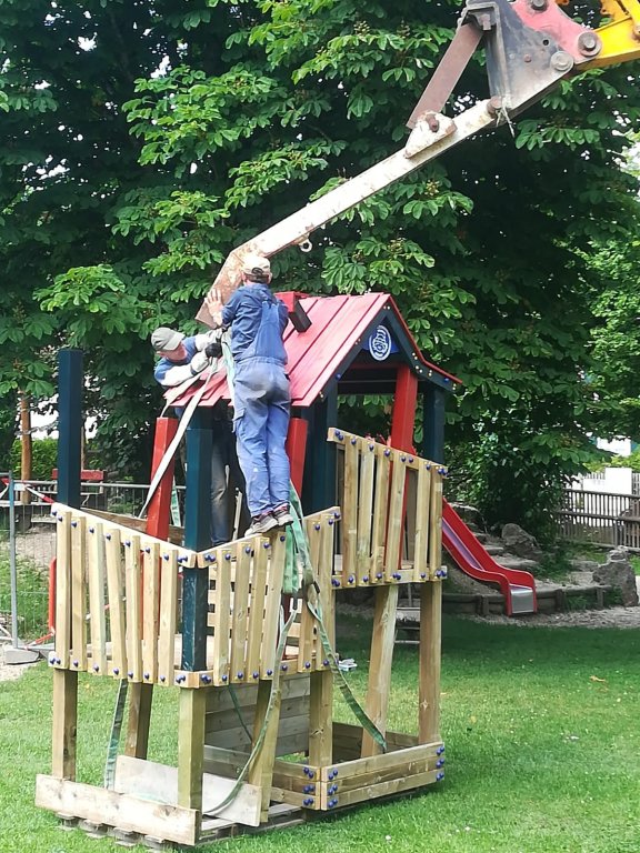 Grossansicht in neuem Fenster: Rathausspielplatz-03 Grossansicht in neuem Fenster: Rathausspielplatz-03